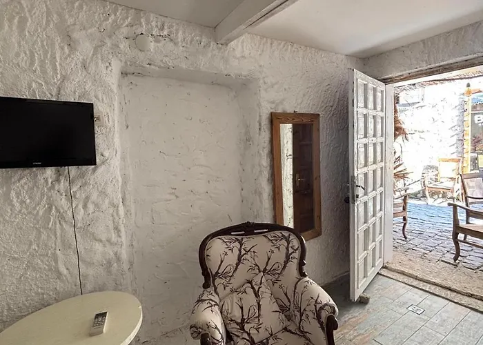 Bum Alacati Проживання в сім'ї Чешме